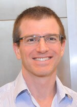 תמונת פורטרט של יואל שרף